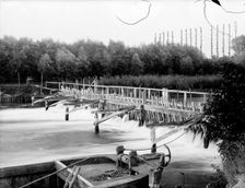 Old Weir, Bray, Berkshire, c1860-c1922. Artist: Henry Taunt