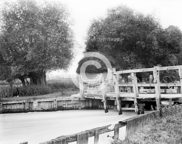 Old weir on the River Thames, Hurley, Berkshire, c1860-c1922. Artist: Henry Taunt.