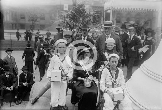 Oliver Harriman family & Junior Naval Scouts, 1918. Creator: Bain News Service.
