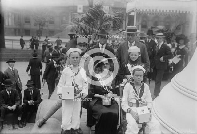 Oliver Harriman family & Junior Naval Scouts, 1918. Creator: Bain News Service.
