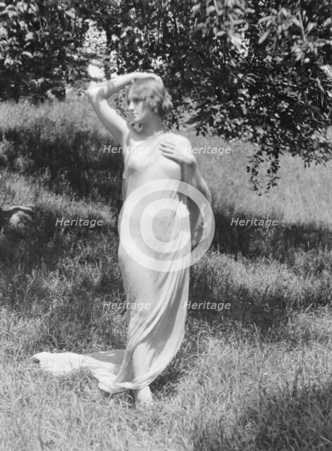 Olson, Margaret, Miss, standing outdoors, 1924 July. Creator: Arnold Genthe.