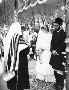 Open-air wedding, Dollis Hill Synagogue, London, 2 September 1984. Creator: Unknown