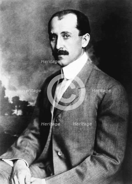 Orville Wright (1871-1948), American aeronautical pioneer. Artist: Unknown