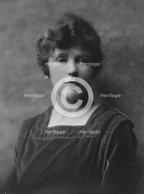 Orvis, W.D., Mrs., portrait photograph, 1916 or 1917. Creator: Arnold Genthe.