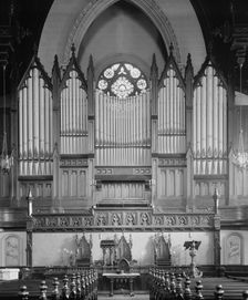 Organ at Fort Street Presbyterian Church, Detroit, Mich., between 1905 and 1915. Creator: Unknown