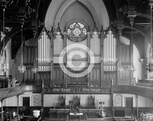 Organ at Fort Street Presbyterian Church, Detroit, Mich., between 1905 and 1915. Creator: Unknown.
