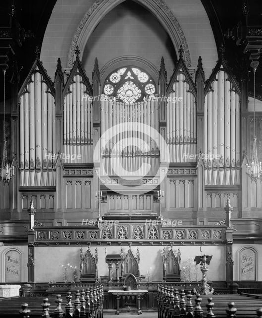Organ at Fort Street Presbyterian Church, Detroit, Mich., between 1905 and 1915. Creator: Unknown.