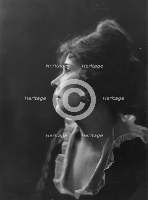 Ormond, Maria, Miss, portrait photograph, between 1917 and 1921. Creator: Arnold Genthe.