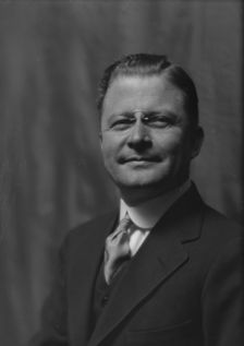 Ormsby, George Armsby, portrait photograph, ca. 1913. Creator: Arnold Genthe