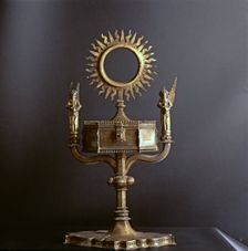 Ostentorium pyx made in embossed and engraved gilded silver, from the Church of Santa Maria de Ll…