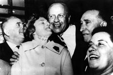 Oscar Schindler (1908-1978), German businessman, with Isaac Stern. Creator: Unknown
