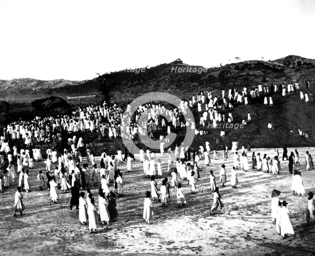 Outdoor gathering, Korea, 1900. Artist: Unknown