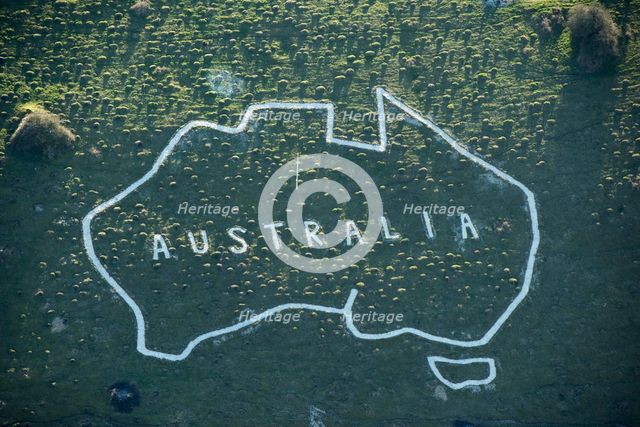 Outline chalk map of Australia, Wiltshire, 2019. Creator: Damian Grady.