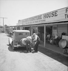 Outskirts of Fresno, on U.S. 99, 1939. Creator: Dorothea Lange