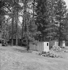 Owner provided cabins and wood but no nearby..., near Grants Pass, Josephine County, Oregon, 1939. Creator: Dorothea Lange