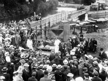 Ox-roast near the River Thames, Osney Bridge, Oxfordshire, 1887. Artist: Henry Taunt