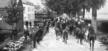 L'aide Francaise a la Belgique; nos escadrons ont pris contact avec la cavalerie allemande 1914.. Creator: Unknown