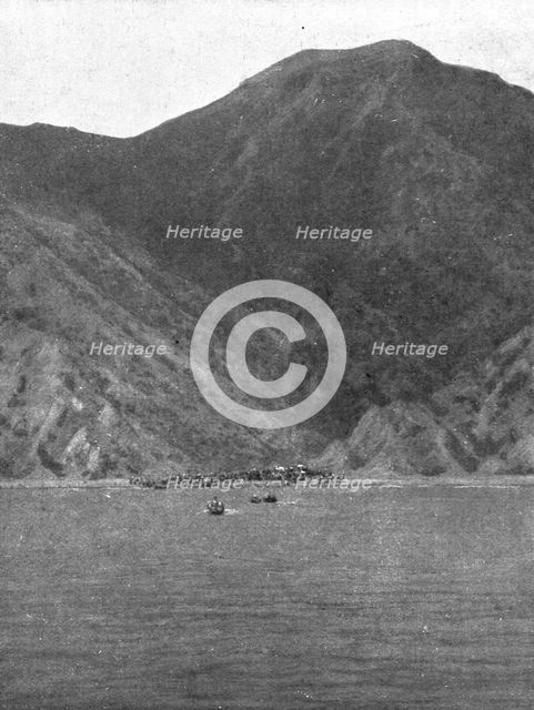'L'aide Francaise aux Armeniens; La cote inhospitaliere ou s'etaient refugies..., 1915 (1924). Creator: Unknown.