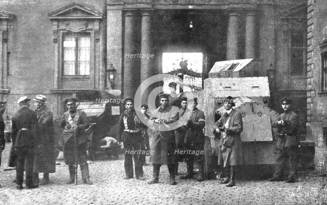 ''L'Allemagne Revolutionnaire; Le 9 novembre 1918; une section d'automobiles blindees des..., 1918. Creator: Unknown.