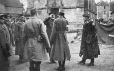 L "amalgame franco-americain"; rencontre du general Pershing et du general Micheler..., 1918. Creator: Unknown