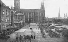 L'appel des morts; le 21 aout 1919, a Rouen, sur la place de l'hotel-de-Ville, la 5e div..., 1919. Creator: Unknown