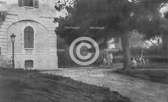 'L'Arrestation des consule des puissances ennemies a Salonique; au Consulat de Turquie..., 1916. Creator: Unknown.