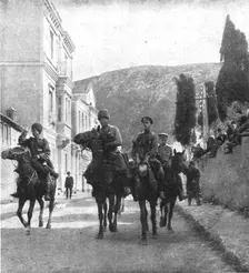 L'Avance Russe en Asie-Mineure; les premiers cavaliers russes a Trebizonde, le 15 avril 1916. Creator: Unknown