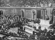 L'Avant-Guerre aux Etats-Unis; Le 3 fevrier 1917, la séance du Congres americain dans..., 1917. Creator: Unknown