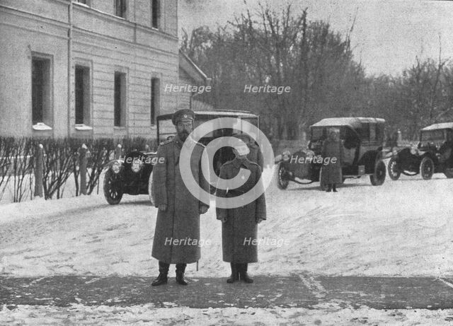 'L'empereur et son fils, le prince heritier Nicolas Nicolaivitch, au Grand Quartier General..., 1915 Creator: Pierre Ctsoup.
