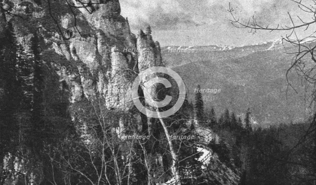 'L'entrée de l'armee Roumaine en Transylvanie', 1916 Creator: Unknown.