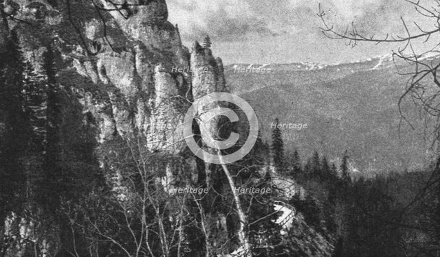 'L'entrée de l'armee Roumaine en Transylvanie', 1916 Creator: Unknown.