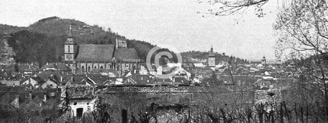 'L'entrée de l'armee Roumaine en Transylvanie; Les anciennes fortifications de Brasso', 1916. Creator: Unknown.