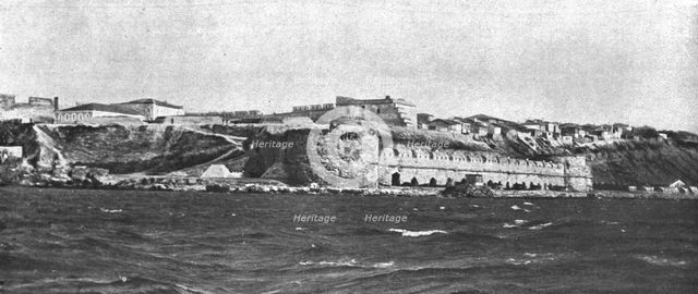 'L'expedition des Dardanelles; A l'extremite Sud-Orientale de la presqu'ile, les..., 1914 (1924). Creator: Unknown.