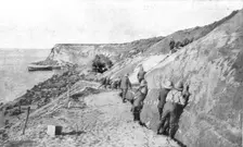 L'expedition des Dardanelles, L'attaque par voie de terre..., 1915 (1924) Creator: Unknown