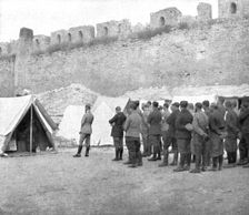 L'expedition des Dardanelles, Sur la Presqu'ile..., 1915 (1924). Creator: Unknown