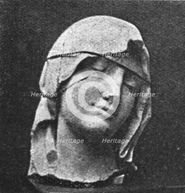 'L'Exposition des oeuvres d'art mutilees ou provenant des regions devastees..., 1916. Creator: Unknown.