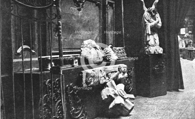 'L'Exposition des oeuvres d'art mutilees ou provenant des regions devastees..., 1916. Creator: Unknown.