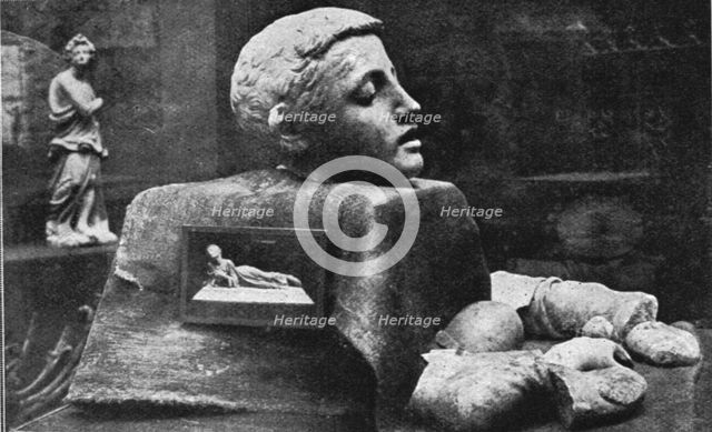 'L'Exposition des oeuvres d'art mutilees ou provenant des regions devastees..., 1916. Creator: Unknown.