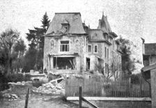 L'exterieur de la maison de M Poincare, president de la Republique, a Sampigny 1914. Creator: Unknown