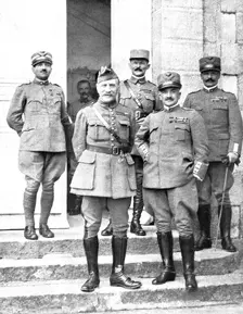 'L'heure de l'Italie; Foch et Diaz au grand quartier Italien a la Veille de l'offensive..., 1918. Creator: Unknown