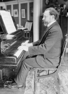 L. [i.e. Z] Stojowski [at piano], 1916. Creator: Bain News Service