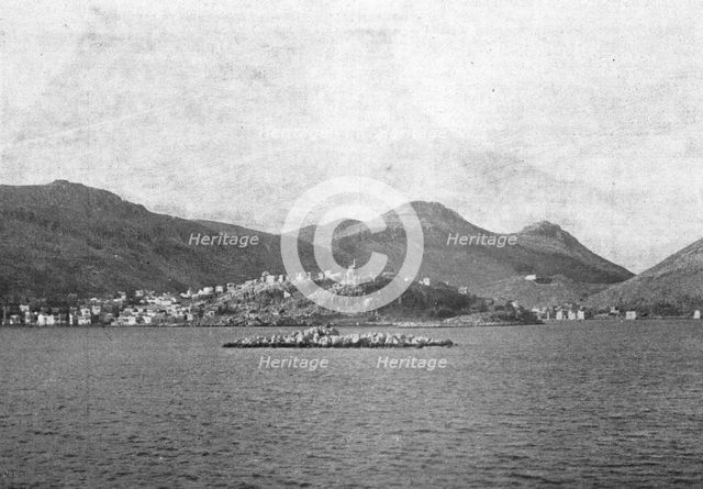 ''L'Ile de Castellorizo, occupee par un detachement Francais, le 27 decembre 1915.', 1915. Creator: Unknown.