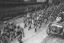 L'infanterie coloniale a la bataille de la Somme; Drapeau en tete, un regiment qui a pris..., 1916. Creator: Unknown