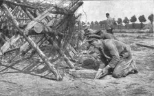 L'instruction de la Nouvelle armee Belge; L'entrainement de la Nouvelle armee Belge..., 1916. Creator: Unknown
