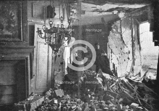 'L'interieur de la maison de M Poincare, president de la Republique, a Sampigny', 1914. Creator: Unknown.