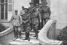 L'offensive de la Somme: L'offensive Franco-Britannique; une entrevue des commandants 1916. Creator: Unknown