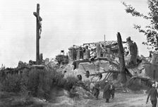 'L'offensive de la Somme: La sucrerie de Dompierre 1916. Creator: Unknown