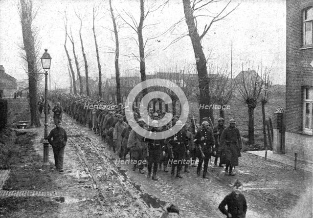 'L'offensive ennemie dans les Flandres; Les 780 prisonniers faits par les Belges entre Bixschoote... Creator: Unknown.
