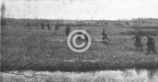 'L'offensive Russe en Volhynie et en Bukovine, 10 juillet 1916; infanterie a l'attaque', 1916. Creator: Unknown.