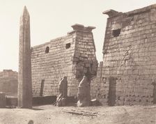 Louksor (Thèbes), Construction Antérieure - Pylône, Colosses et Obélisque, 1851-52, printed 1853-54. Creator: Félix Teynard
